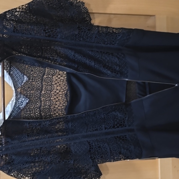 Black Lace Peekaboo Culotte Crop Jumpsuit NWT Venus Sz 16 - Picture 14 of 16